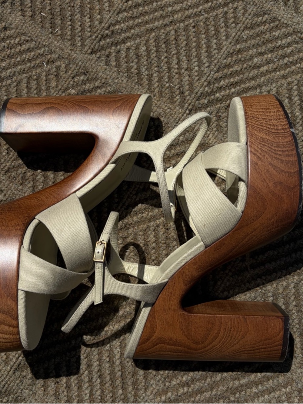 Saint Laurent Cream Leather Platform Sandal with Wood-Effect Heel - Picture 6 of 15